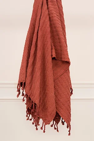 Plush Pillows for a Cozy BedTH0584 THROWS