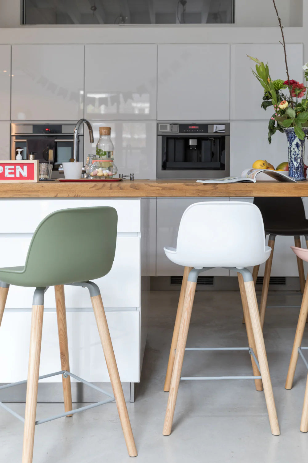 Acrylic blankets for a soft and affordable alternativeAlbert Kuip Counter Stool - Green