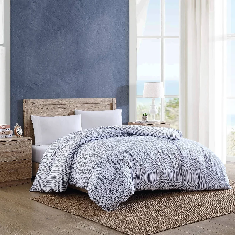 Zipper - closure duvet covers for easy removal and washingNautica Beaux Striped Blue King Duvet Cover