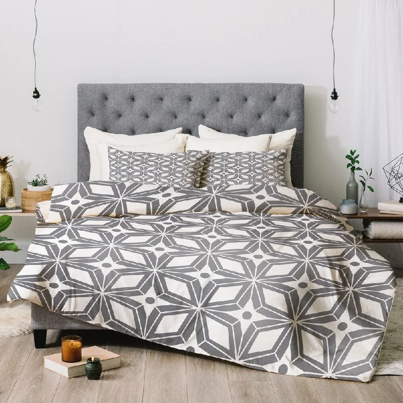 Queen - size comforters for standard queen - sized mattressesHeather Dutton Starbust Grey Comforter Set -Queen Queen - size comforters for standard queen - sized mattressesHeather Dutton Starbust Grey Comforter Set -Queen